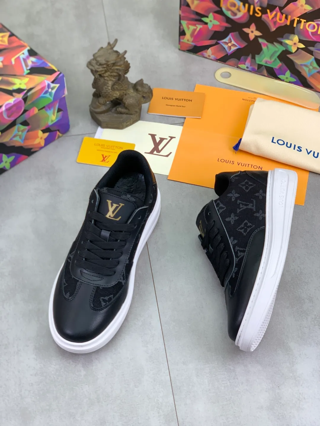Men's men's shoes💰P520💰[New model]🆘High quality cowhide [Louis Vuitton]LV official website latest model🎁casual and fashionable men's shoes👟hot style💥simple and elegant style, exclusive for trendy men. Unique official website latest brand elements👑original decoration, fashionable and generous, the fabric is made of original denim➕comfortable and breathable mesh lining➕cow leather feet ✅The official website specifies wear-resistant casual outsole, the classic model is taken in real life🎬Color: 5⃣️colors available😍Number of codes: 38-44 Full set of packaging